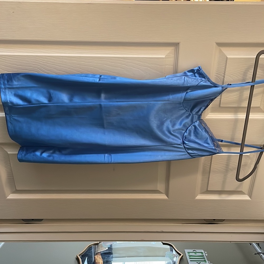 Never worn! - Picture 2 of 2